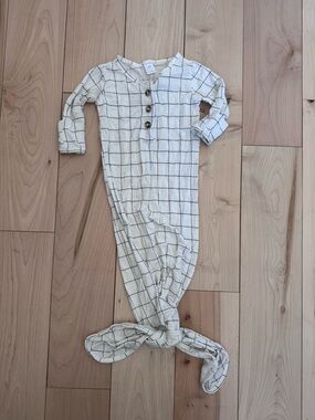 Lou Lou & Company Knot Gown‎